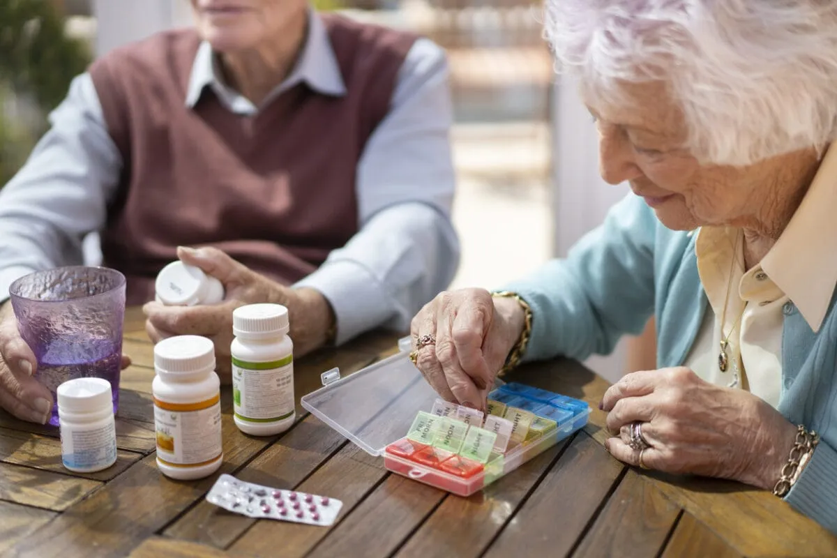 How to help seniors manage medication